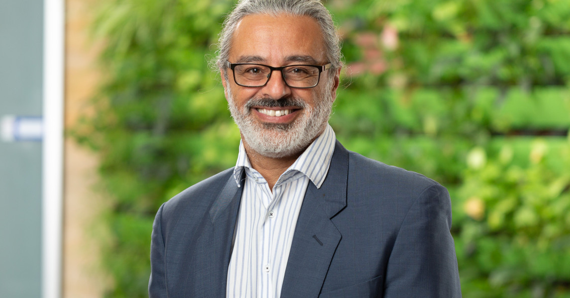 Warwick La Hood • Cowell Clarke Commercial Lawyers